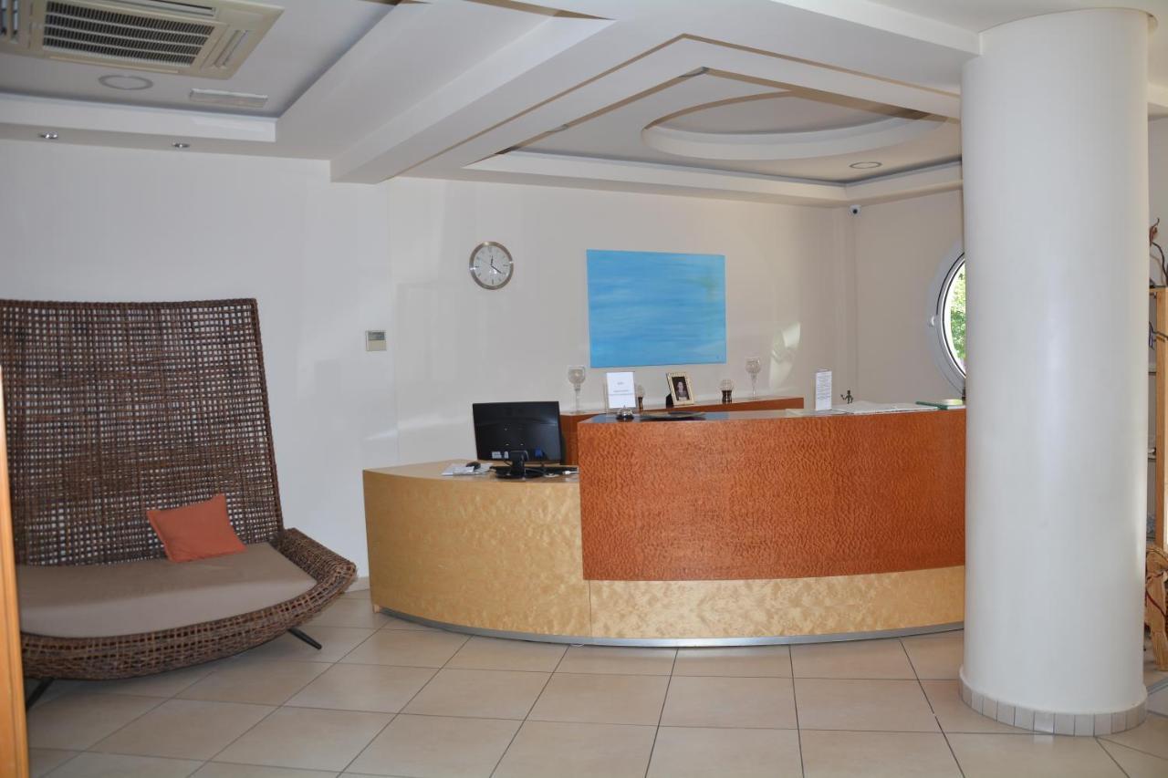 Poseidon Hotel Paralia  エクステリア 写真