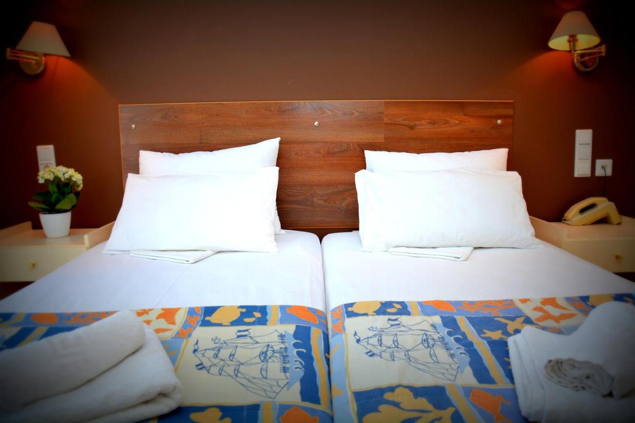Poseidon Hotel Paralia  エクステリア 写真